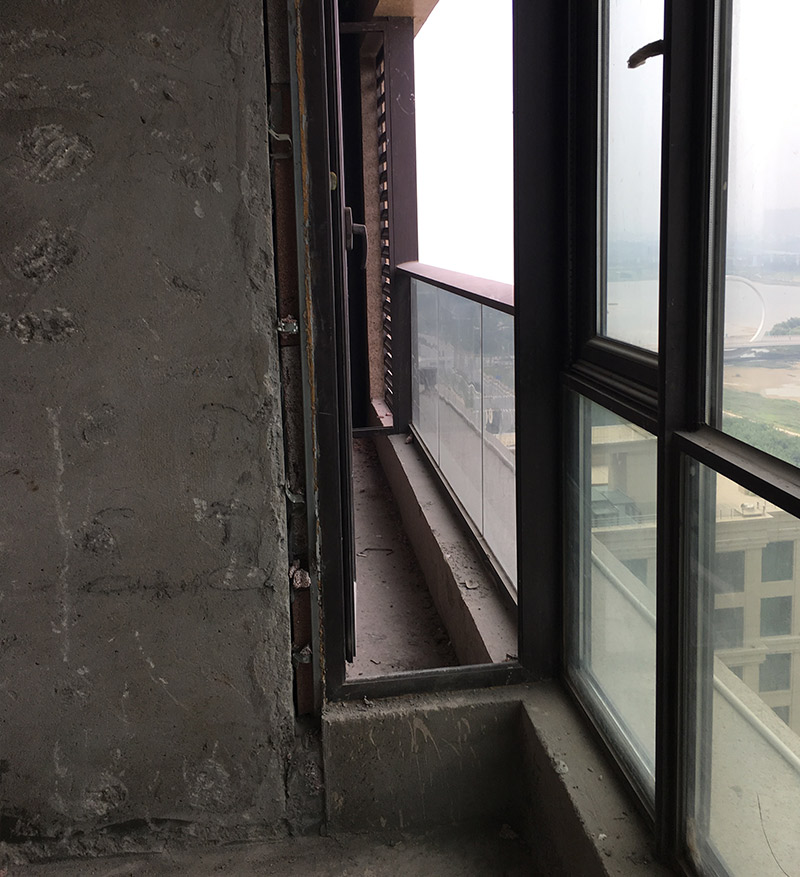 东易力天装饰工地直播：东航幸福滨水家园批墙阶段