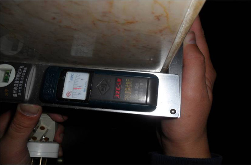 东易力天装饰工地直播：东航幸福滨水家园批墙阶段